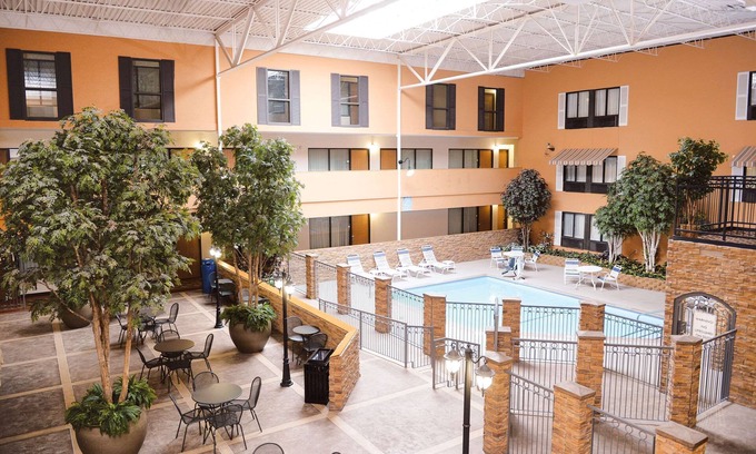 Ames Hotel | Quality Inn & Suites Ames Conference Center Near ISU Campus