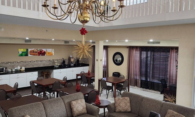 Bellville Hotel | Quality Inn & Suites Bellville - Mansfield