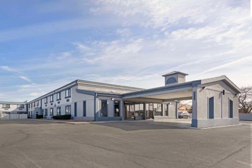 Bloomington Hotel | Quality Inn & Suites Bloomington University Area