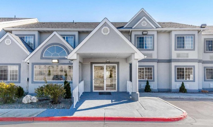 Elko Hotel | Quality Inn & Suites Elko