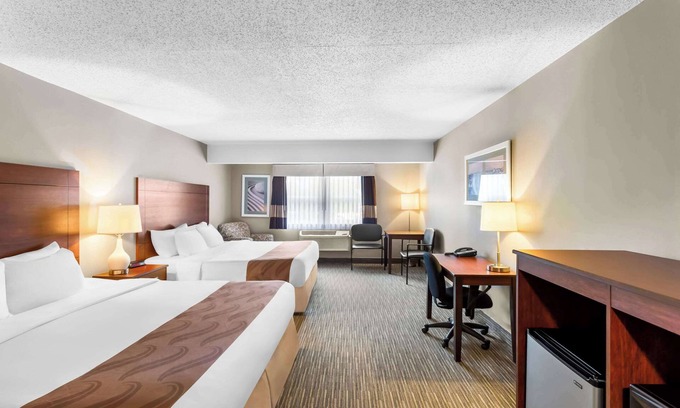 Gorham Hotel | Quality Inn & Suites Gorham Riverside
