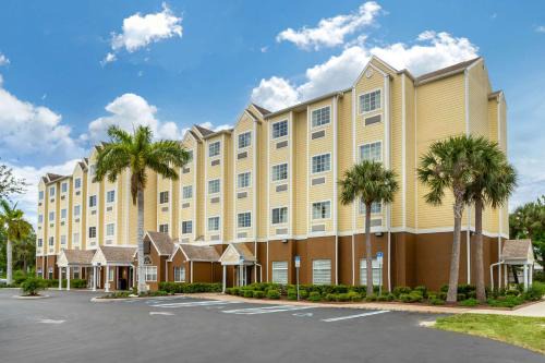 Lehigh Acres Hotel | Quality Inn & Suites Lehigh Acres Fort Myers