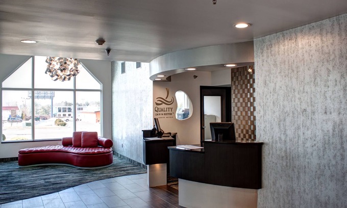 Crosswoods Hotel | Quality Inn & Suites North/Polaris