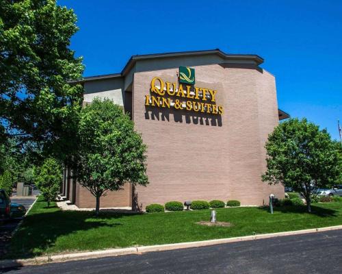Orange Prairie Hotel | Quality Inn & Suites Peoria North