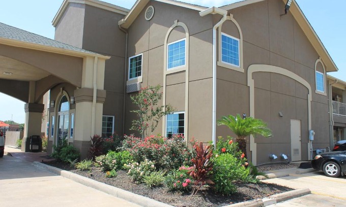 Port Arthur Hotel | Quality Inn & Suites Port Arthur - Nederland