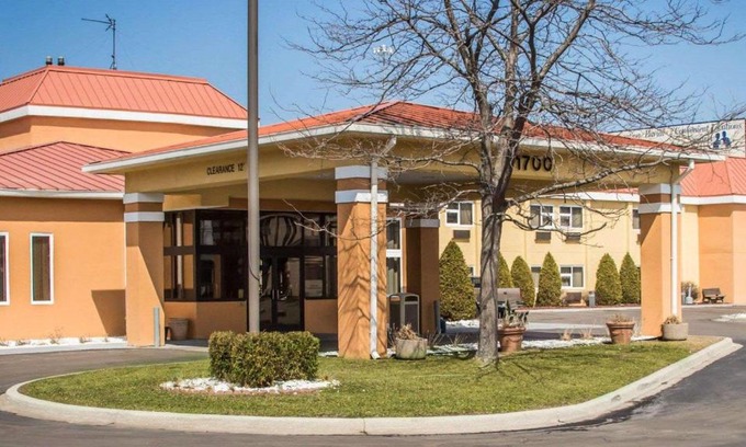 Port Huron Hotel | Quality Inn & Suites Port Huron