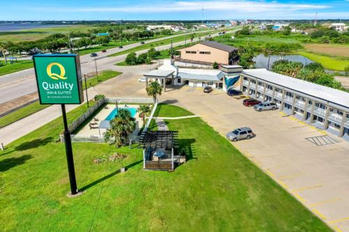 Port Lavaca Hotel | Quality Inn & Suites Port Lavaca near Lighthouse Beach