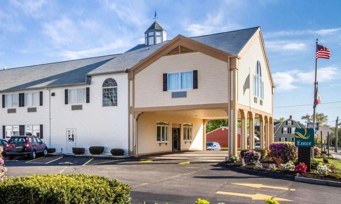 South Portland Hotel | Quality Inn & Suites South Portland