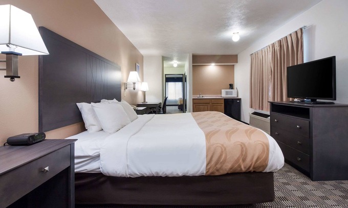 McCook Hotel | Quality Inn & Suites