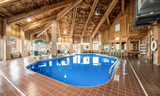 Menomonie Hotel | Quality Inn & Suites