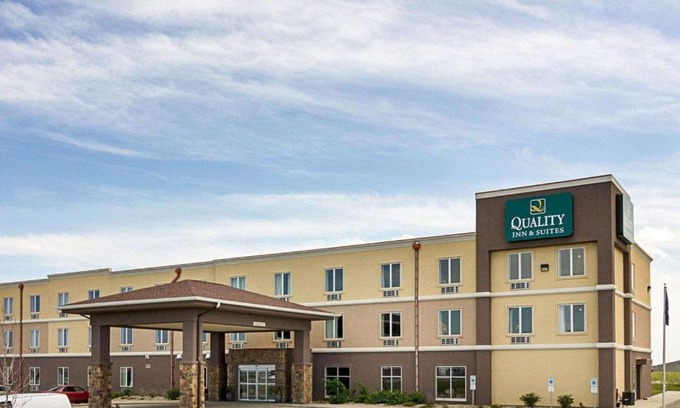Minot Hotel | Quality Inn & Suites