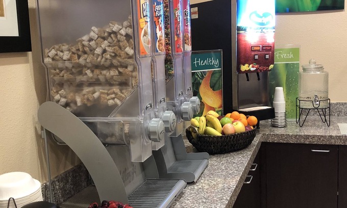 Minot Hotel | Quality Inn & Suites