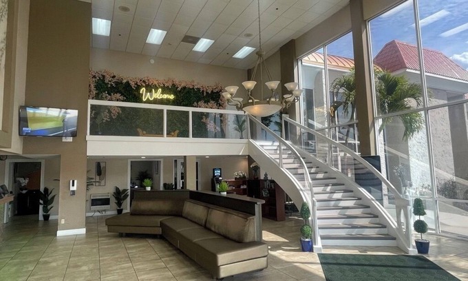 New Port Richey Hotel | Quality Inn & Suites Conference Center