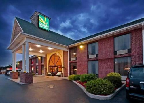 Somerset Hotel | Quality Inn & Suites