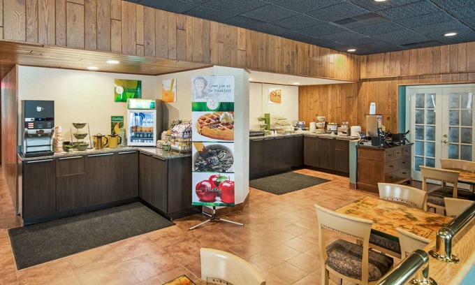 Virginia Hotel | Quality Inn & Suites