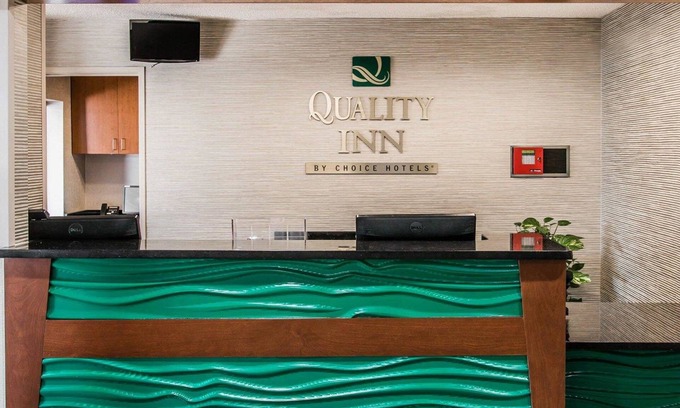 Warren Hotel | Quality Inn & Suites Warren - Detroit
