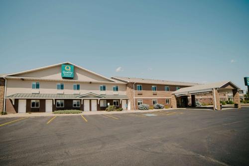 Watertown Hotel | Quality Inn & Suites Watertown near Prairie Lakes Ice Arena