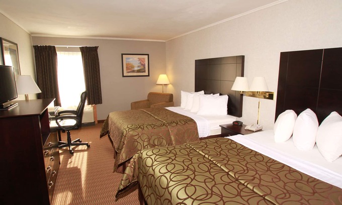 Tully Hotel | Quality Inn Tully I-81