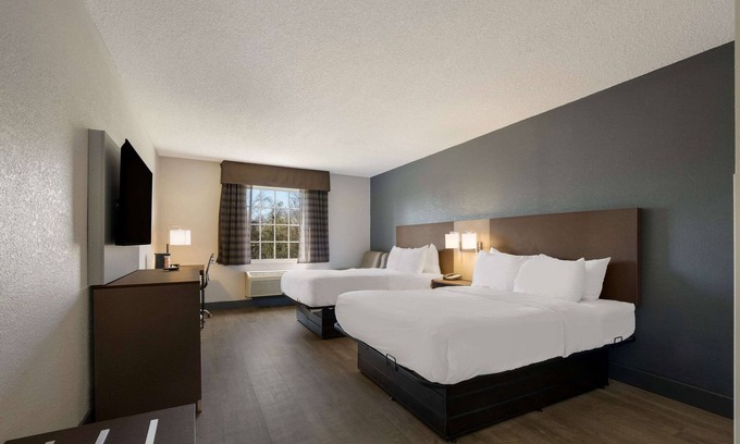 Farmville Hotel | Quality Inn University Area