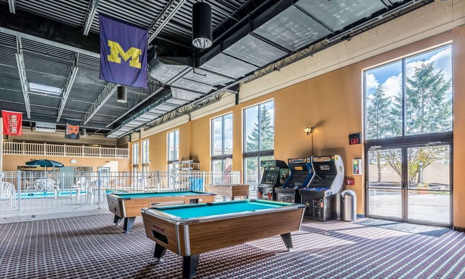 Lansing Hotel | Quality Inn University