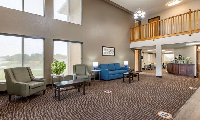 Creston Hotel | Quality Inn