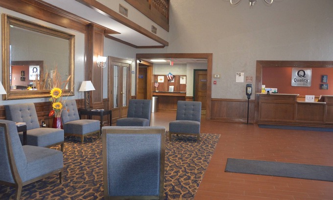Perrysburg Hotel | Quality Inn