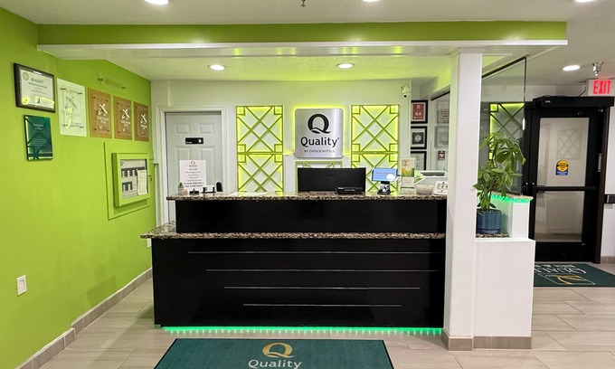 Russell Hotel | Quality Inn