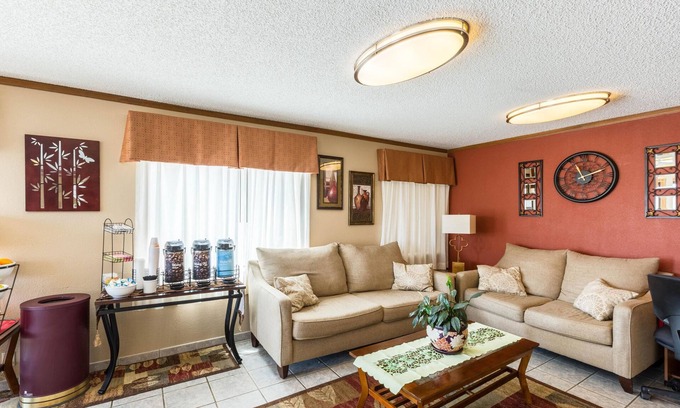Scottsbluff Hotel | Quality Inn
