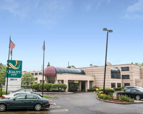 Southfield Hotel | Quality Inn