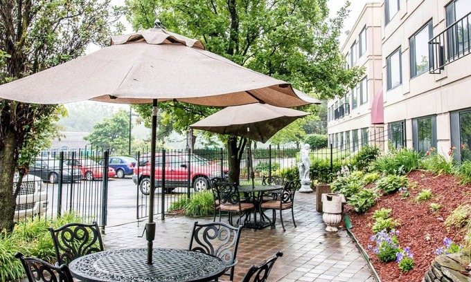 Southfield Hotel | Quality Inn