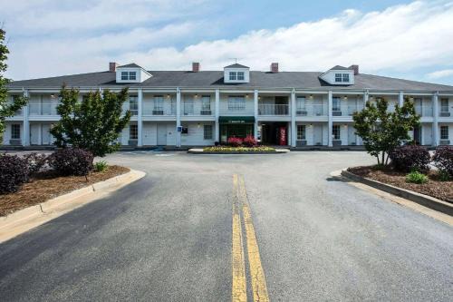 Waynesboro Hotel | Quality Inn
