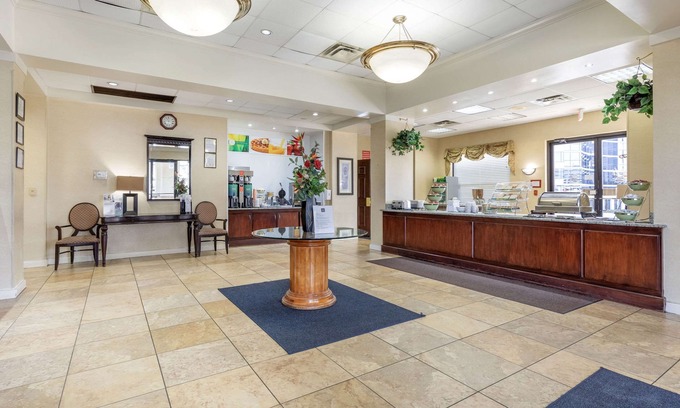 Tysons Hotel | Quality Inn Vienna - Tysons Corner