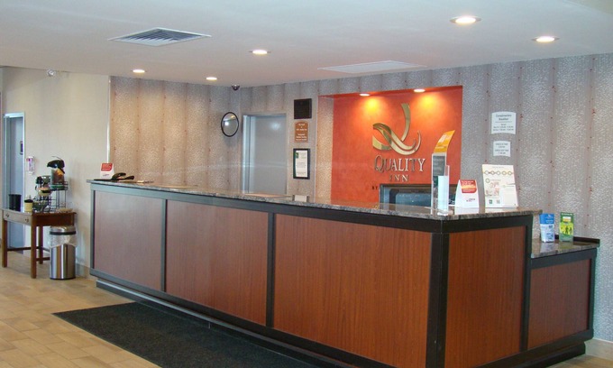 West Springfield Hotel | Quality Inn West Springfield