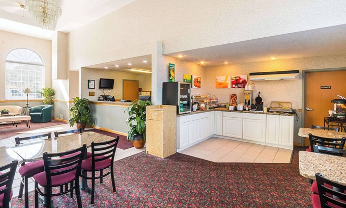 Weston Hotel | Quality Inn Weston