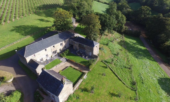 Modbury House | Quality Stone Barns With Heated Swimming Pool Located in 64 Acres Of Farm Land