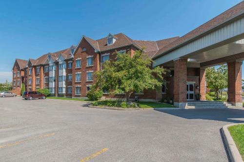 Whitby Hotel | Quality Suites