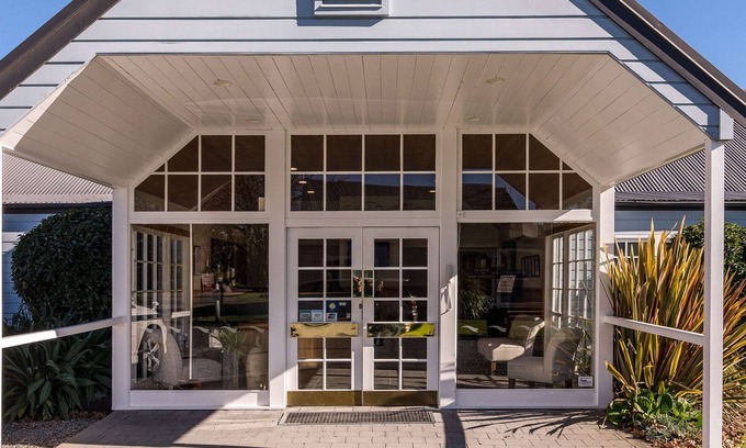 Rangatira Park Hotel | Quality Suites Huka Falls