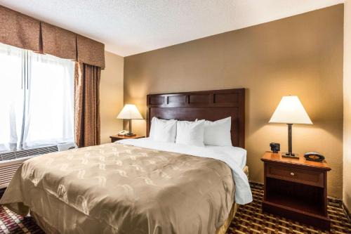 Paducah Hotel | Quality Suites Paducah I-24