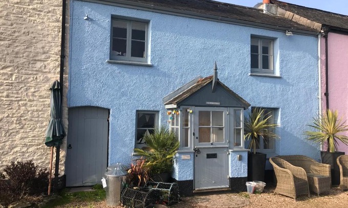 Dittisham House | Quay Cottage Nautical themed Right on the estuary Dittisham Family friendly
