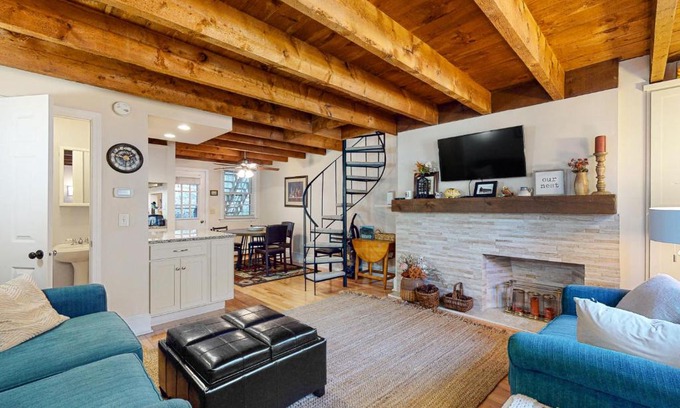 West Hartford House | Quechee Hollow Comfort