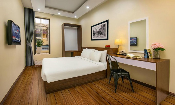 Hang Buom Hotel | Queen Cafe Hotel & Pub