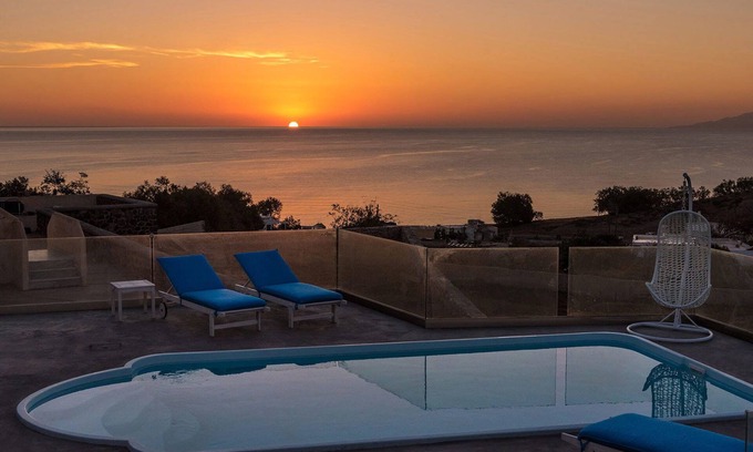 Karterados House | Queen of Santorini