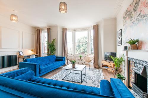 Margate Apartment | Queen Palm Apartment - Margate - 3 mins walk to beach