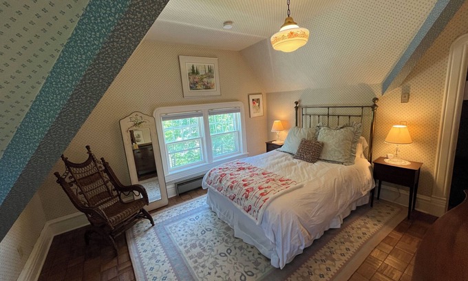 Bayfield Bed & Breakfast | Queen's View B&B- Mona's Suite, Lake Views, Sauna, Pool, Garden, Bayfield, WI