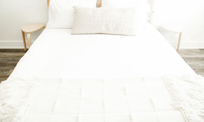 Okanagan-Similkameen Apartment | Queen Studio Suite.
