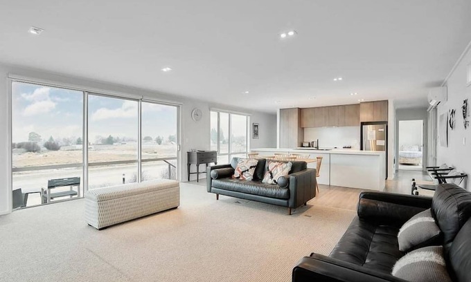 Lake Tekapo House | Queenie's Lakeview Star - 2 Bedrooms