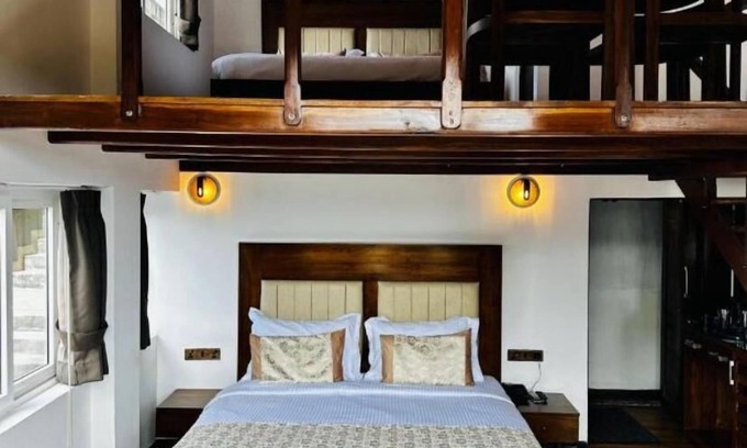 Nuwara Eliya Hotel | Queens Lake Cabin