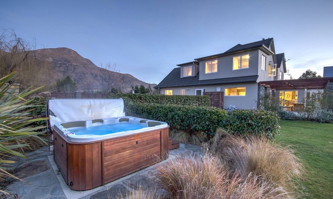 Lake Hayes House | Queenstown Country Lodge - Boutique Accommodation