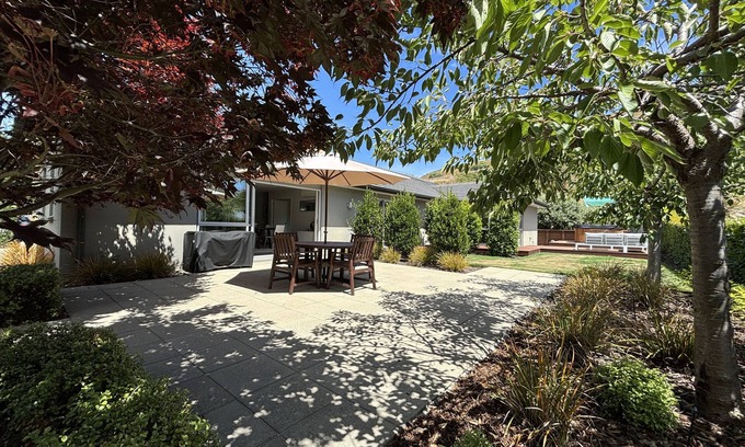 Lower Shotover House | Queenstown, luxury, spacious, Family Home with spectacular views and Hot Tub.