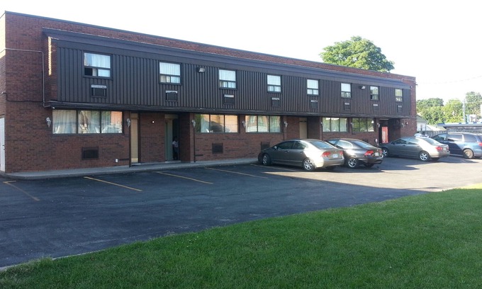Humber Bay Hotel | Queensway Motel